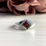 Серебряное кольцо Tiva с натуральным гранатом 1.29ct, вес изделия 4,24 гр (2051602) 18 размер