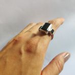 Серебряное кольцо Tiva с натуральным ониксом 7.808ct, вес изделия 6,25 гр (2127468) 19 размер