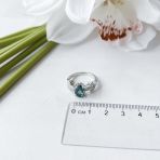 Серебряное кольцо Tiva с топазом Лондон Блю 1.938ct, фианитами, вес изделия 3,41 гр (2151814) 18 размер