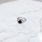 Серебряное кольцо Tiva с натуральным сапфиром 2.13ct, фианитами, вес изделия 3,18 гр (2162612) 17 размер