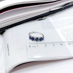 Серебряное кольцо Tiva с натуральным сапфиром 2.44ct, фианитами, вес изделия 2,18 гр (2165033) 17.5 размер