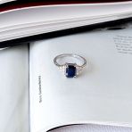 Серебряное кольцо Tiva с натуральным сапфиром 1.947ct, фианитами, вес изделия 2,9 гр (2162568) 17.5 размер