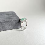 Серебряное кольцо Tiva с натуральным изумрудом 2.79ct, фианитами, вес изделия 3,34 гр (2163398) 18 размер