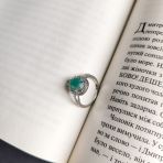 Серебряное кольцо Tiva с натуральным изумрудом 3.14ct, фианитами, вес изделия 3,41 гр (2163428) 18 размер