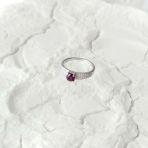 Серебряное кольцо Tiva с натуральным рубином 0.932ct, фианитами, вес изделия 2,37 гр (2165101) 17 размер