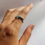 Серебряное кольцо Tiva с натуральным изумрудом 0.1ct, вес изделия 3,23 гр (2106258) 18 размер
