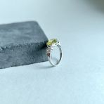 Серебряное кольцо Tiva с Натуральным зеленим кварцем 2.738ct, фианитами, вес изделия 2,85 гр (2162100) 17.5 размер