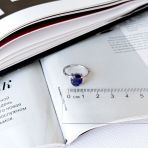 Серебряное кольцо Tiva с натуральным сапфиром 3.873ct, фианитами, вес изделия 2,44 гр (2162513) 17 размер