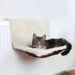 Лежак Trixie для кошек на радиатор, с длинным мехом, 45х26х31 см (бежевый/коричневый)