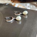 Срібні сережки з натуральним перлом (2122296)