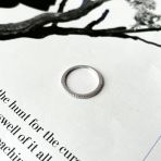 Серебряное кольцо с фианитами, вес изделия 1,18 гр (2080398) 17.5 размер