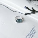 Серебряное кольцо с топазом Лондон Блю, вес изделия 3,19 гр (2151791) 17 размер