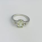Серебряное кольцо с натуральным зеленим аметистом 1.625ct, фианитами, вес изделия 2,96 гр (2105336) 19 размер