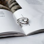 Серебряное кольцо с фианитами, вес изделия 3,72 гр (60001928) 18 размер