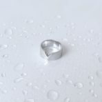 Срібне кільце без каменів, вага виробу 4,99 г (2143406) розмір 18