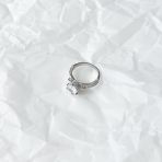 Серебряное кольцо с фианитами, вес изделия 3,88 гр (2152736) 18 размер
