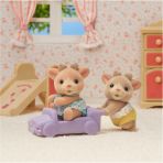 Ігровий набір Sylvanian Families Північні оленята-двійнята на машинці (5693)