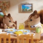 Ігровий набір Sylvanian Families Сім'я Горіхових Білок (4172)