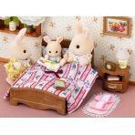 Ігровий набір Sylvanian Families Двоспальне ліжко і тумбочка (5019)