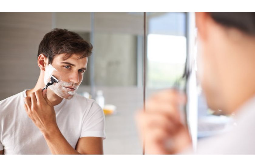 Подразнення після гоління у чоловіків: як їх уникнути?